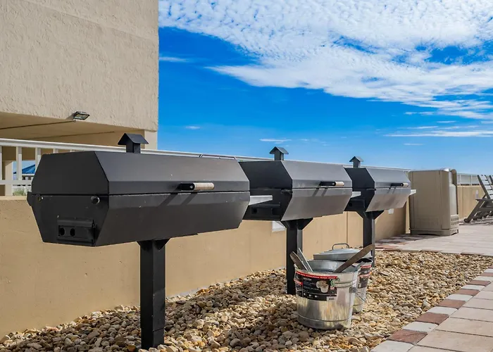 Phoenix Gulf Towers 1603 Apartment